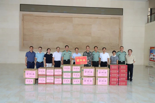 梧州市總工會領導班子“八一”走訪慰問部隊官兵，共敘軍民魚水情