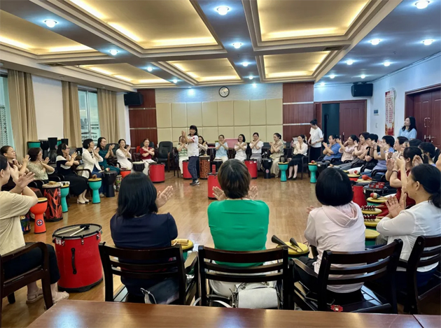 梧州市總工會女職工委員會開展“黨旗領航聚合力，情暖巾幗綻芳華” 主題活動