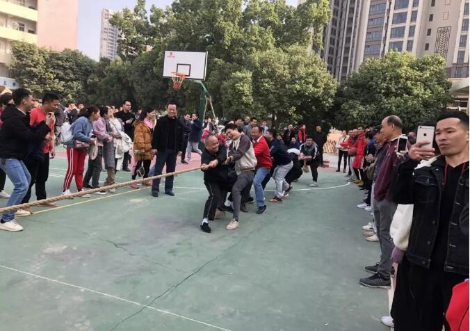 龍圩區(qū)總工會(huì)開展“慶元旦、迎春節(jié)”職工趣味體育活動(dòng)