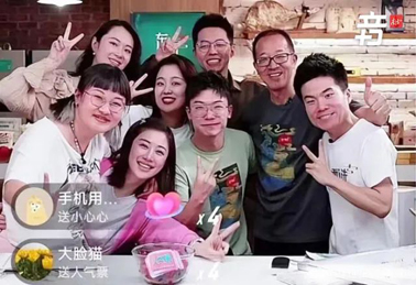 打工新鮮事丨一邊“上課”，一邊“賣大米”，被他的直播語錄圈粉了~